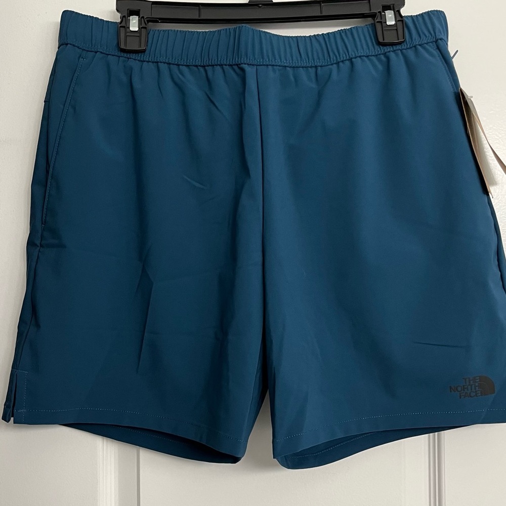 COPY - Men’s North Face Athletic Shorts size M NWT